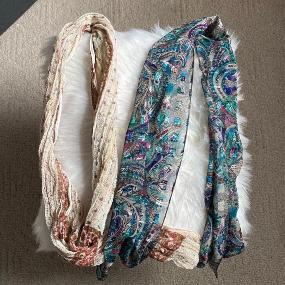 TWO UNIQUE SCARFS 🧣 🧣